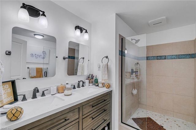 124 Cambridge PL, Hampton, VA 23669