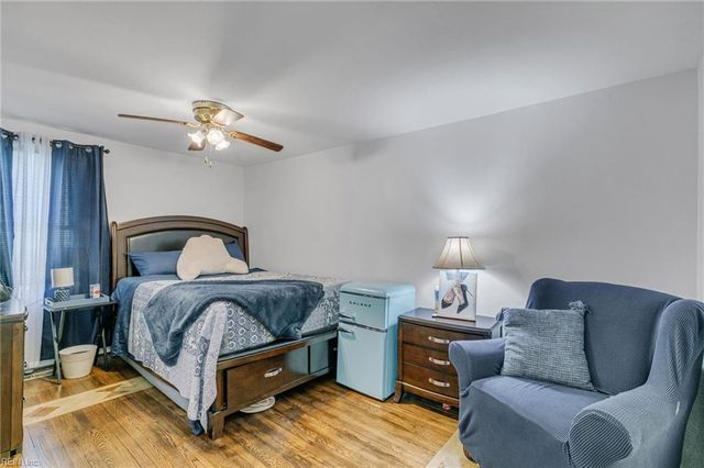 124 Cambridge PL, Hampton, VA 23669