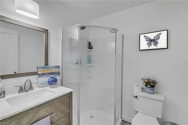 124 Cambridge PL, Hampton, VA 23669