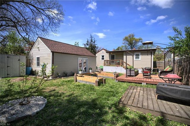 124 Cambridge PL, Hampton, VA 23669