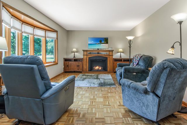 205 Prairie Avenue NE, Staples, MN 56479