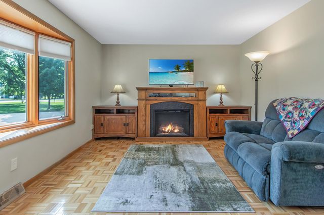 205 Prairie Avenue NE, Staples, MN 56479