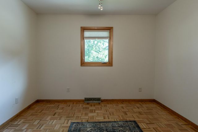 205 Prairie Avenue NE, Staples, MN 56479