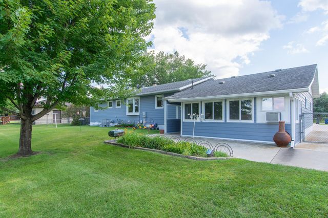 205 Prairie Avenue NE, Staples, MN 56479