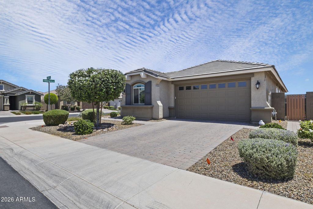 707 N 152ND Drive, Goodyear, AZ 85338 — photo 4