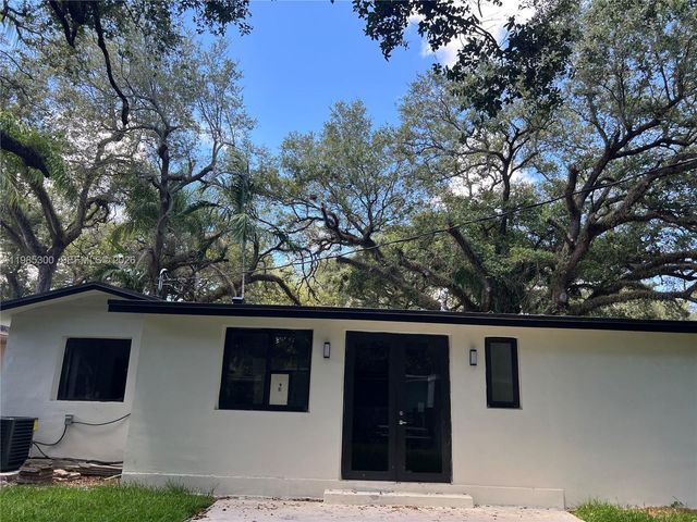 666 NE 164th Ter, Miami, FL 33162