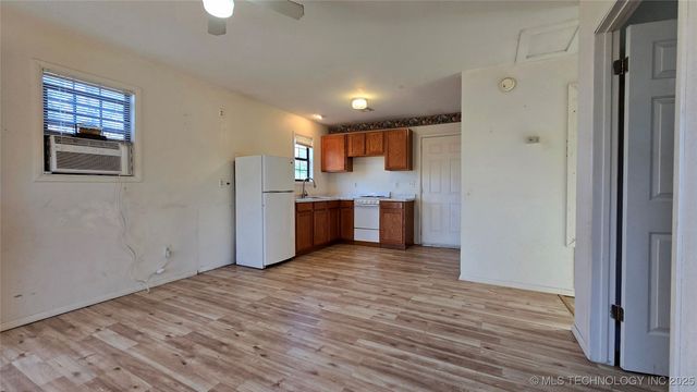 240 W French Street, Eufaula, OK 74432