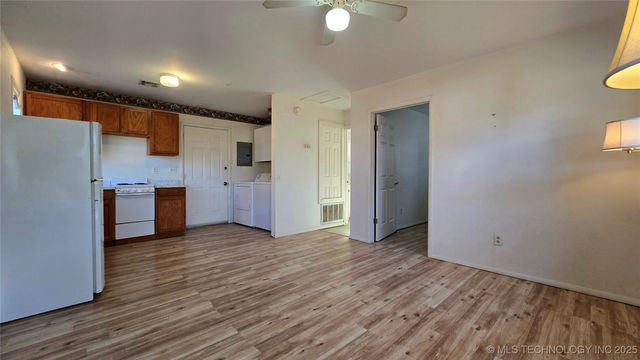 240 W French Street, Eufaula, OK 74432