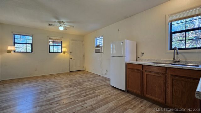 240 W French Street, Eufaula, OK 74432