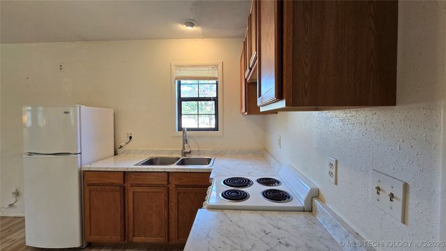 240 W French Street, Eufaula, OK 74432