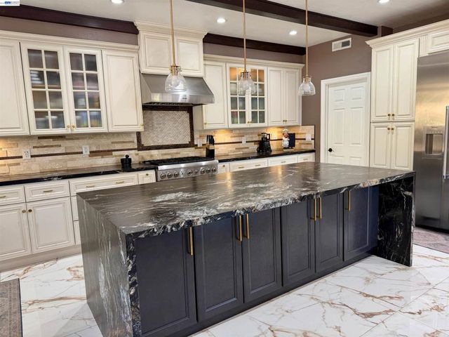 3119 Castle Canyon Way, San Jose, CA 95135