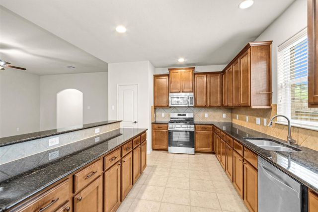 2005 Borthwick Lane, Conroe, TX 77301