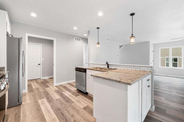 2105 Daisy DRIVE, West Bend, WI 53090