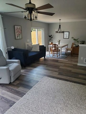 2105 Daisy DRIVE, West Bend, WI 53090