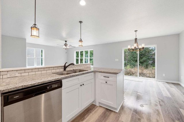 2105 Daisy DRIVE, West Bend, WI 53090