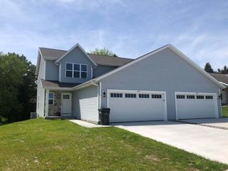 2105 Daisy DRIVE, West Bend, WI 53090