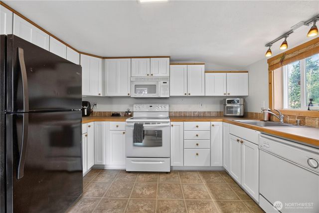 23617 Orting Kapowsin Highway E, Graham, WA 98338