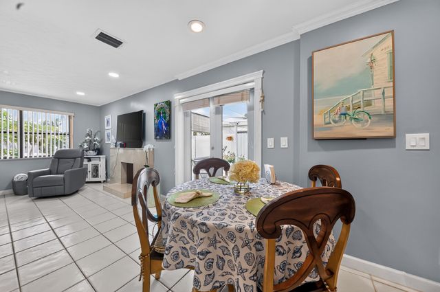5826 CHURCHILL Court, West Palm Beach, FL 33405