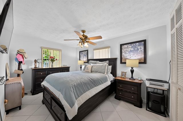 5826 CHURCHILL Court, West Palm Beach, FL 33405