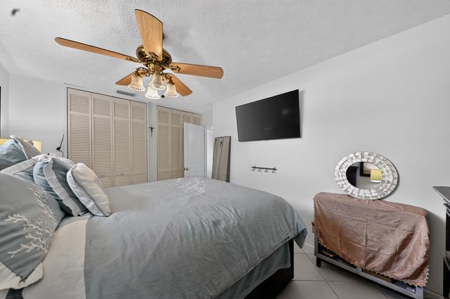 5826 CHURCHILL Court, West Palm Beach, FL 33405