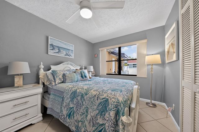 5826 CHURCHILL Court, West Palm Beach, FL 33405