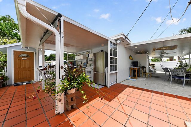 5826 CHURCHILL Court, West Palm Beach, FL 33405