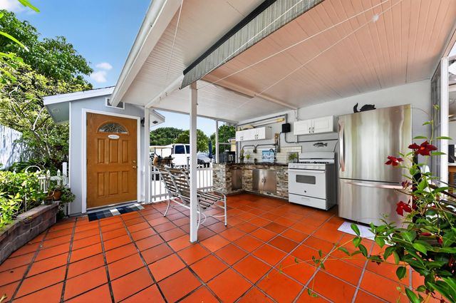 5826 CHURCHILL Court, West Palm Beach, FL 33405