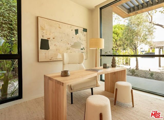 517 N Edinburgh Avenue, Los Angeles, CA 90048