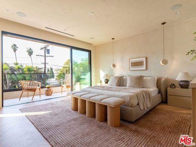 517 N Edinburgh Avenue, Los Angeles, CA 90048