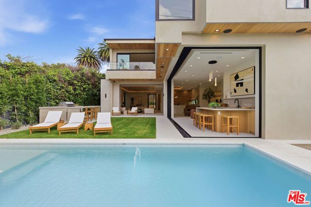 517 N Edinburgh Avenue, Los Angeles, CA 90048