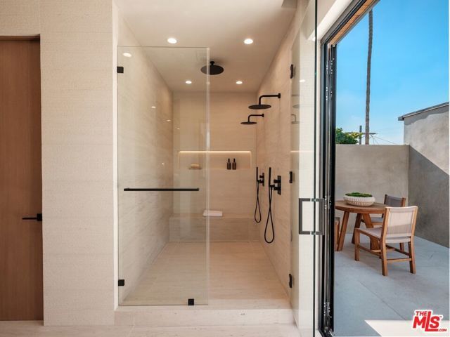 517 N Edinburgh Avenue, Los Angeles, CA 90048