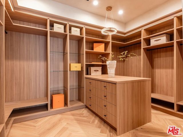 517 N Edinburgh Avenue, Los Angeles, CA 90048