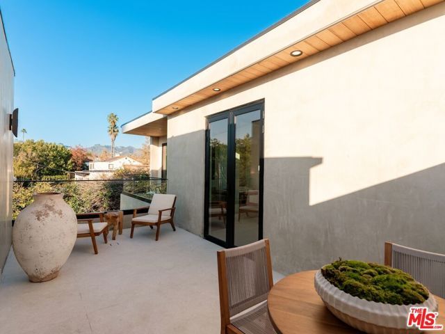 517 N Edinburgh Avenue, Los Angeles, CA 90048