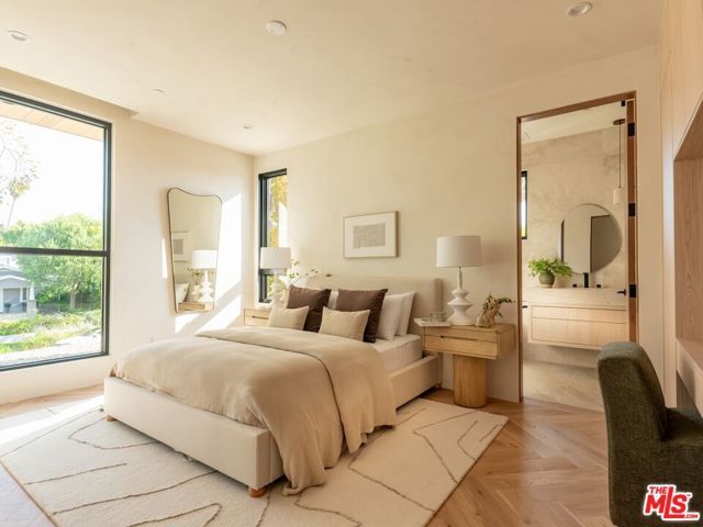 517 N Edinburgh Avenue, Los Angeles, CA 90048