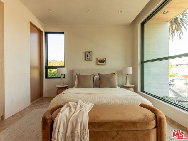 517 N Edinburgh Avenue, Los Angeles, CA 90048