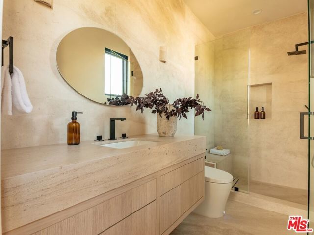 517 N Edinburgh Avenue, Los Angeles, CA 90048