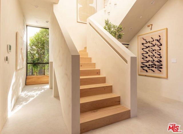 517 N Edinburgh Avenue, Los Angeles, CA 90048