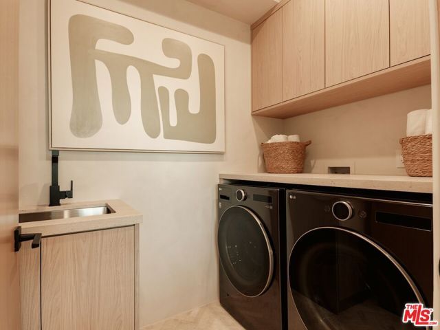 517 N Edinburgh Avenue, Los Angeles, CA 90048