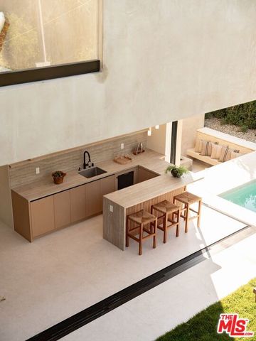 517 N Edinburgh Avenue, Los Angeles, CA 90048