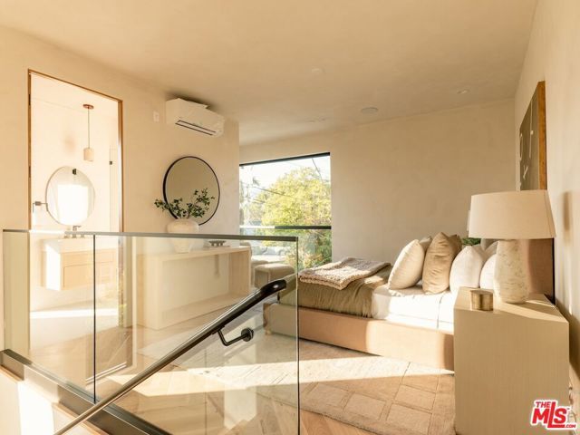 517 N Edinburgh Avenue, Los Angeles, CA 90048