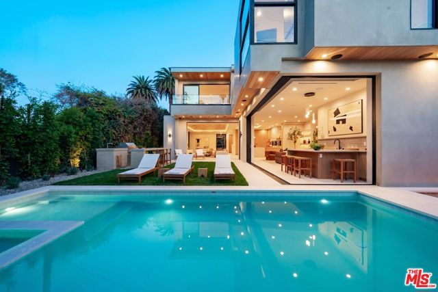 517 N Edinburgh Avenue, Los Angeles, CA 90048