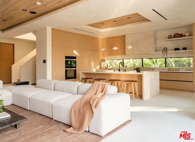 517 N Edinburgh Avenue, Los Angeles, CA 90048