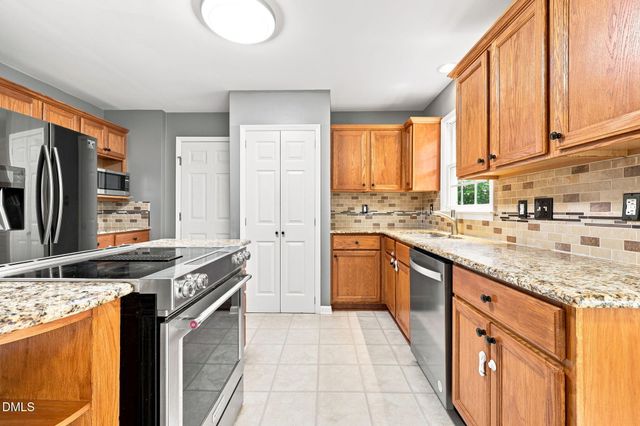 811 Teulon Way, Apex, NC 27502