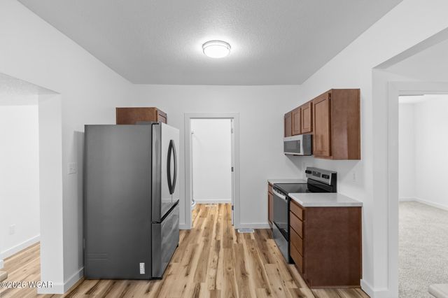 222 E Montford Avenue, Ada, OH 45810