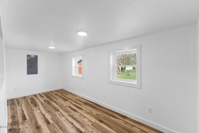 222 E Montford Avenue, Ada, OH 45810