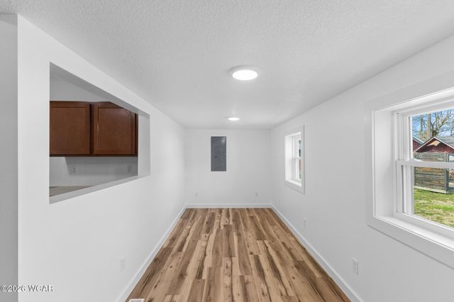 222 E Montford Avenue, Ada, OH 45810