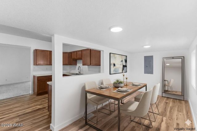 222 E Montford Avenue, Ada, OH 45810