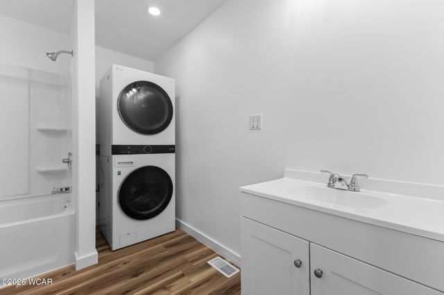 222 E Montford Avenue, Ada, OH 45810