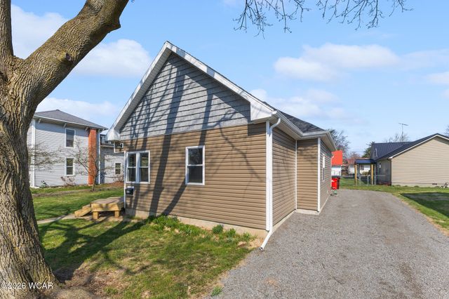 222 E Montford Avenue, Ada, OH 45810