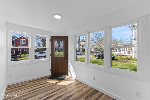 222 E Montford Avenue, Ada, OH 45810